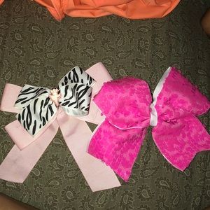 Dance bows